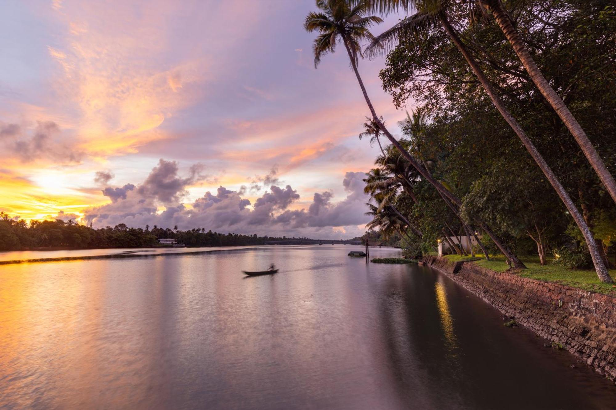 Cranganor History Cafe & Riverside Chateau North Paravur Eksteriør billede